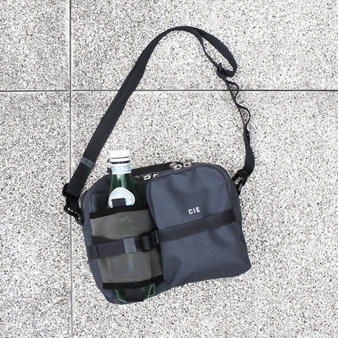 CIE - GRID3 BOTTLE SHOULDER BAG