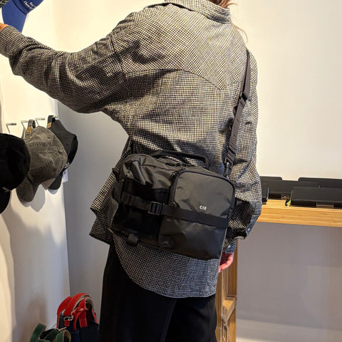 CIE - GRID0 BOTTLE SHOULDER BAG (L)
